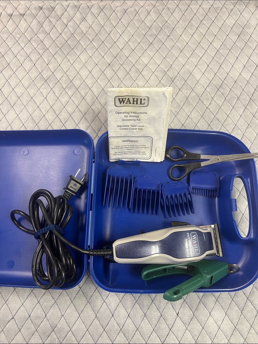 Wahl Blue and White Dog Grooming Clipper Kit